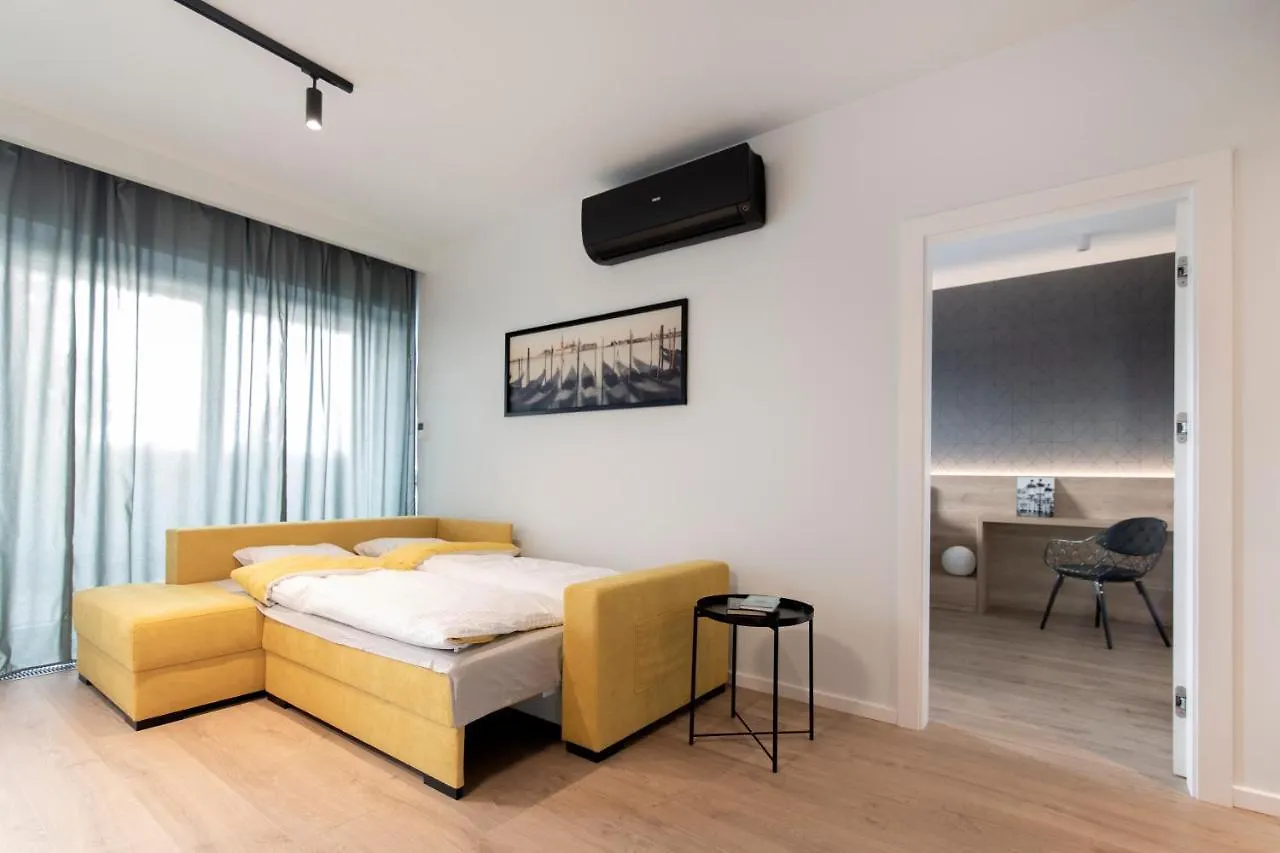 Apartament Zolta Sofa Poznan Poland